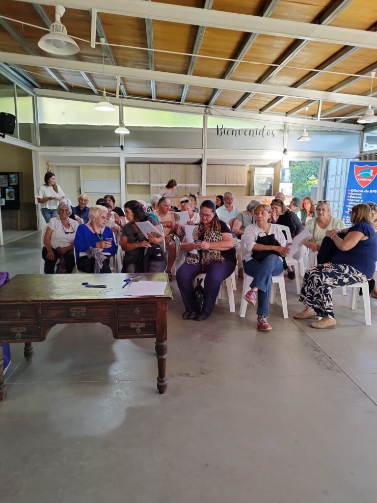 La jornada combinó contenidos teóricos, análisis de situaciones cotidianas y un espacio de intercambio que permitió reflexionar colectivamente sobre las distintas manifestaciones de la violencia, los derechos protegidos y las rutas de actuación disponibles.