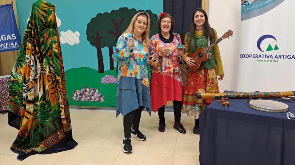 Durante estos días, niñas y niños de jardines, escuelas urbanas, rurales y de educación especial participan de una nueva instancia de Cuentos Cooperativos, una propuesta que busca acercar la literatura, la imaginación y los valores del cooperativismo a las nuevas generaciones, incluyendo escuelas de educación especial y escuelas rurales.